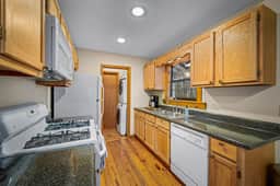 Linger Longer Cabin - Image 5
