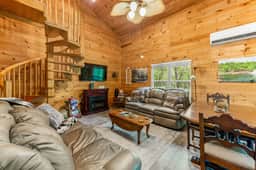 Peaceful Hideaway Treehouse - Image 2