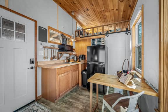 Tiny Cub House - Image 3