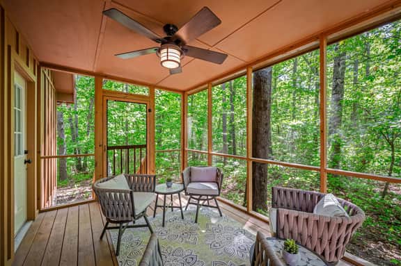 Time Falls Cabin - Image 3